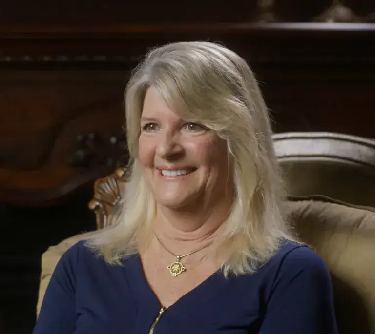 8 Reasons Porcelain Veneers Make Smiles Shine!
